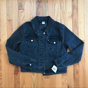 Levi’s Denim Trucker Jacket BRAND NEW!